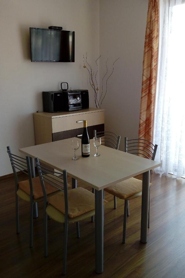 Apartments With A Parking Space Igrane, Makarska - 13535 المظهر الخارجي الصورة