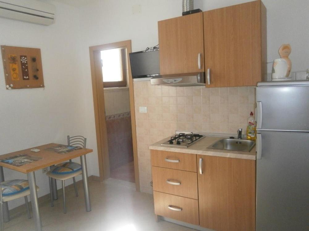 Apartments With A Parking Space Igrane, Makarska - 13535 الغرفة الصورة