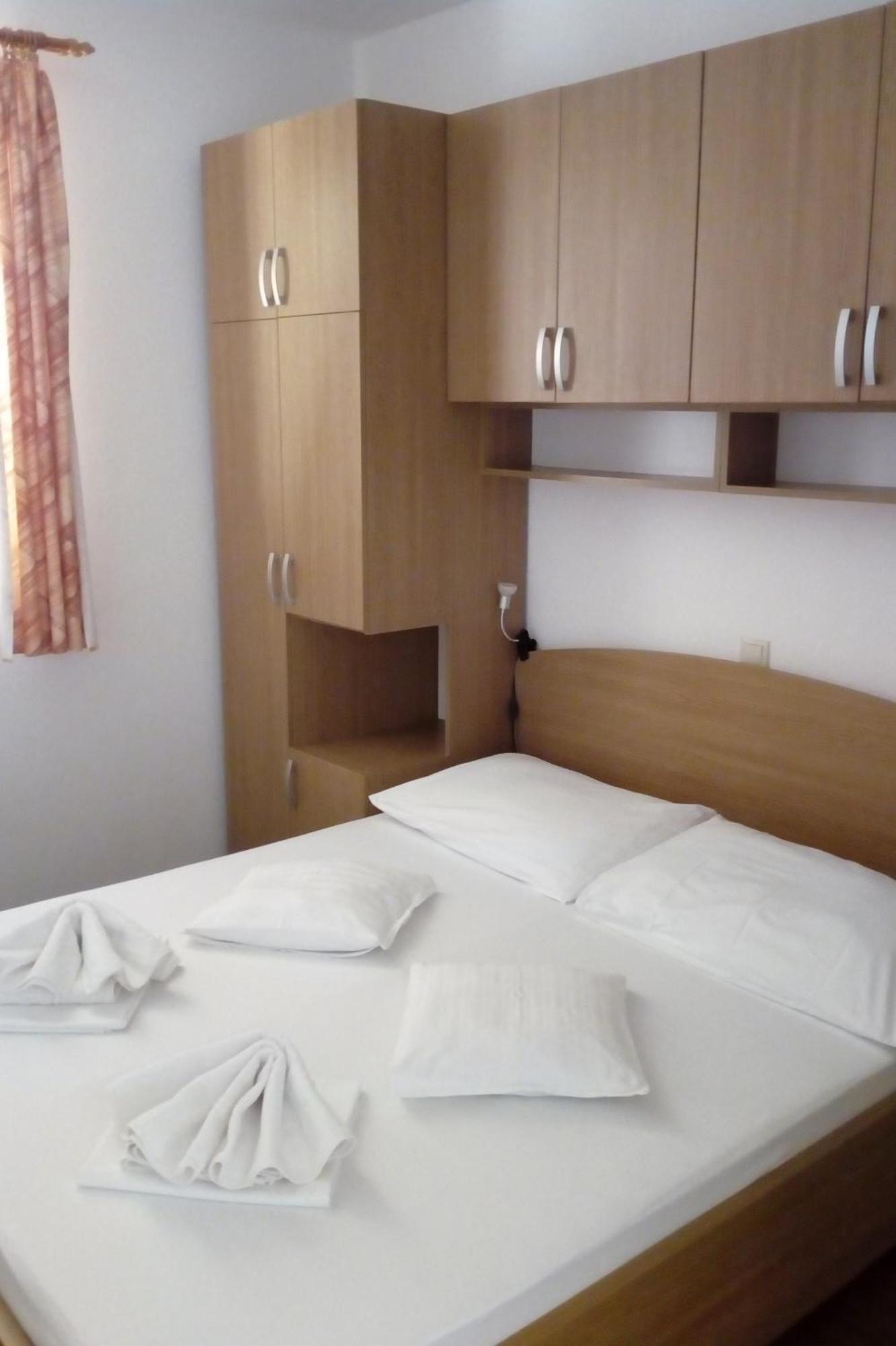 Apartments With A Parking Space Igrane, Makarska - 13535 الغرفة الصورة