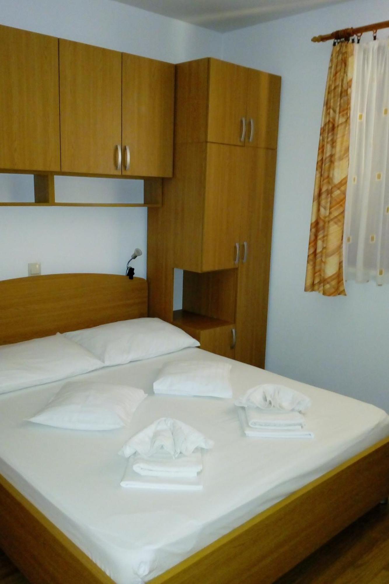 Apartments With A Parking Space Igrane, Makarska - 13535 الغرفة الصورة